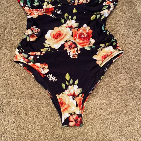 CUPSHE one piece Navy Floral Swimsuit - Picture 2 of 8